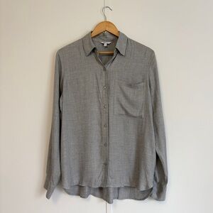 Reitmans Womens Soft Gray Button Down Shirt S